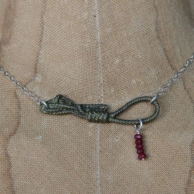Clue rope necklace