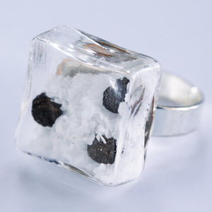 Glass salt and pepper cube ring