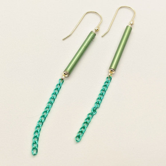Green knitting needle earrings with chain