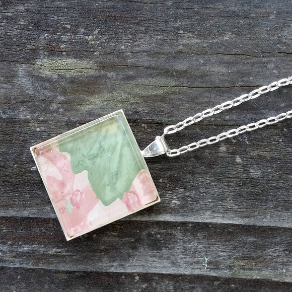 Silver-plated vintage floral wallpaper pendant - Amy Jewelry
 - 1